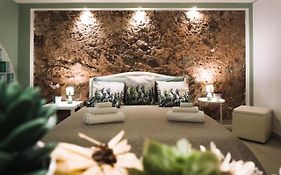 Dante House - By Holiday In The Ct